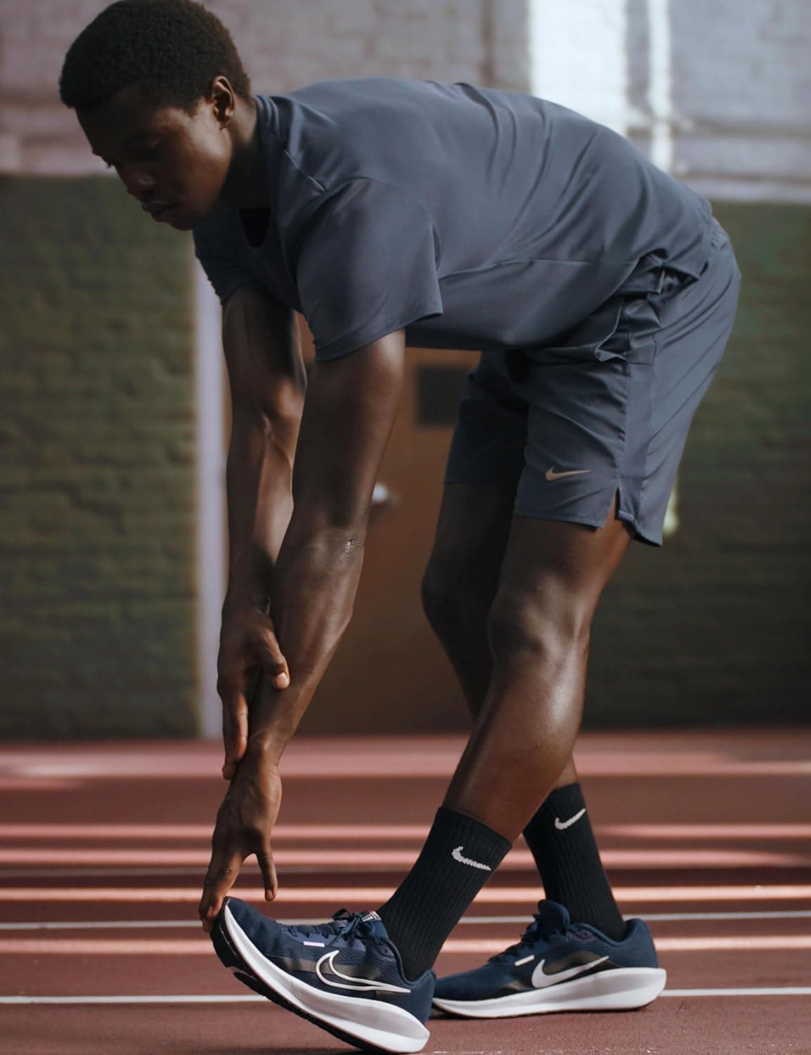 کفش دویدن مردانه Nike Downshifter 13 مدل LACED سایز 45 EU رنگ MIDNIGHT NAVY/PURE PLATINUM-BLACK-WHITE