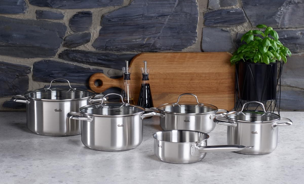 ست قابلمه استیل ضدزنگ Fissler مدل San Francisco – شامل ۵ تکه (۳ قابلمه، ۱ قابلمه خورشتی، و ۱ شیرجوش بدون درب) همراه با درب‌های شیشه‌ای، قابل استفاده برای تمام اجاق‌ها از جمله القایی (Induction) – رنگ نقره‌ای.