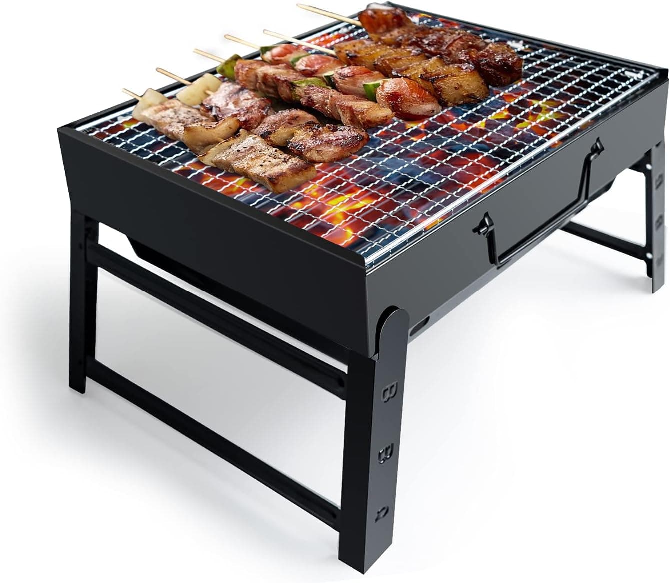 کباب‌پز ذغالی قابل‌حمل Kizmyee BBQ Grill – مناسب برای فضای باز، تاشو و استیل ضدزنگ، قابل استفاده روی میز یا زمین، ایده‌آل برای پیک‌نیک، باغ، تراس، کمپ و سفر. ابعاد: ۱۵.۳۵ × ۱۱.۴۱ × ۲.۹۵ اینچ.